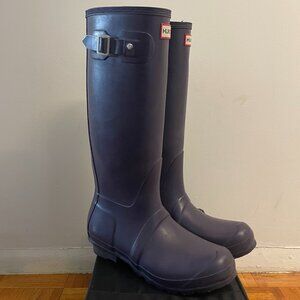 Hunter Original Purple Matte Tall Rainboots with Hunter Fleece Socks - Size 7